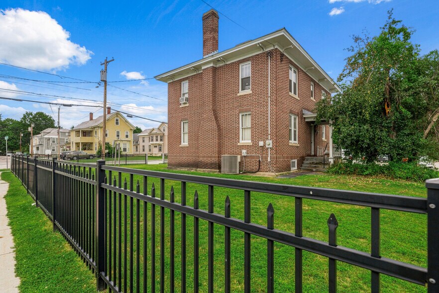 More Photos Of 93 Roxbury St, Keene Office For Sale