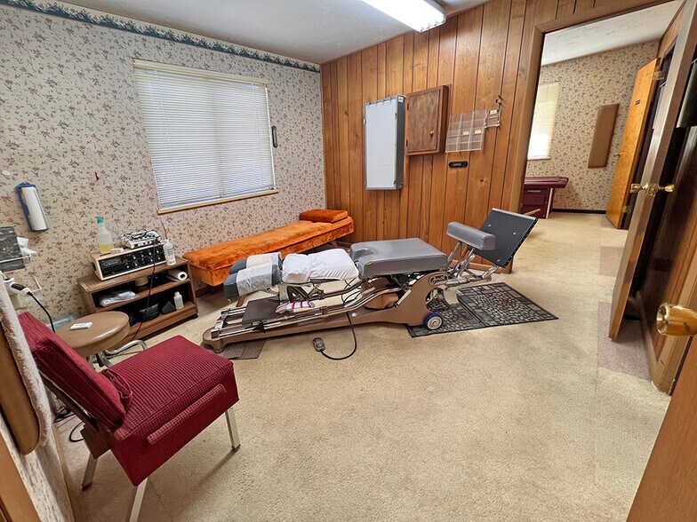 More Photos Of 195 Elm St, Blackfoot Office For Sale