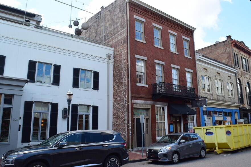 More Photos Of 309 W Congress St, Savannah Restaurant For Lease