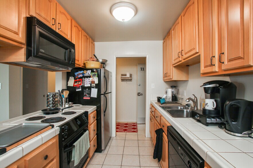 More Photos Of 2200 Village Ct, Belmont Apartments For Sale