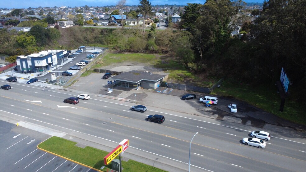 More Photos Of 2431 Broadway, Eureka Land For Lease