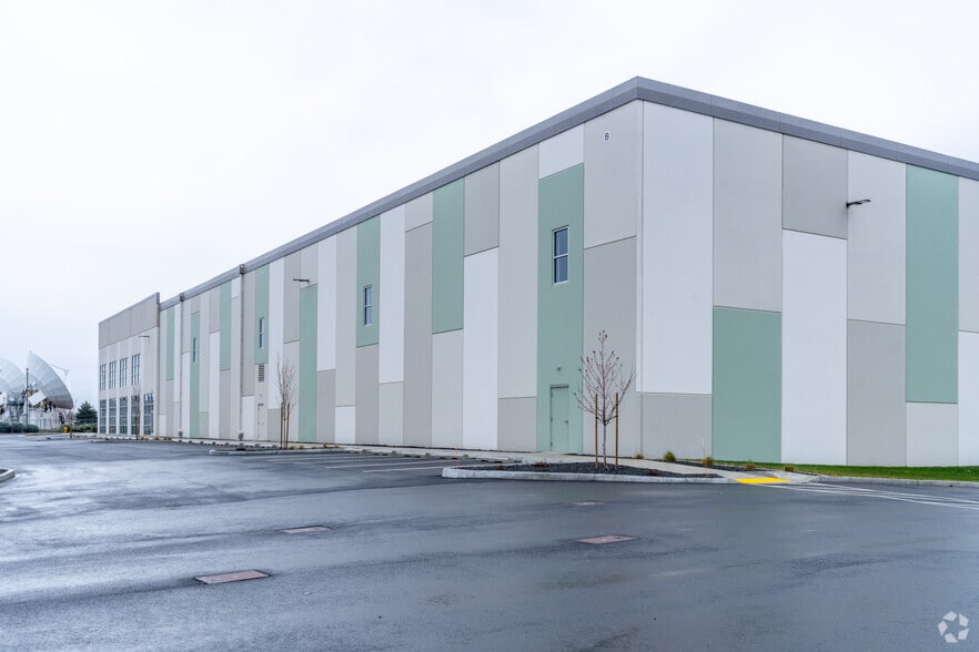 More Photos Of 10015 W Hallett Rd, Spokane Distribution For Sale