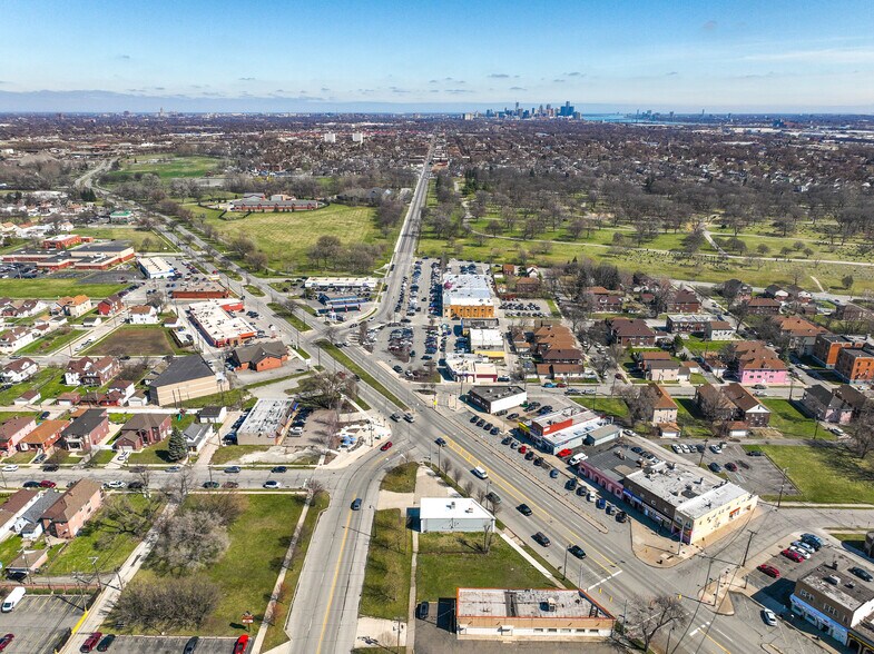 More Photos Of 10306 Dix, Dearborn Office For Sale