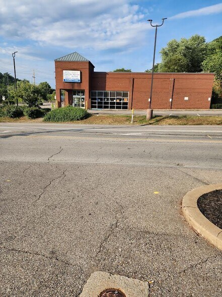 More Photos Of 3423 Library Rd, Castle Shannon Freestanding For Sale