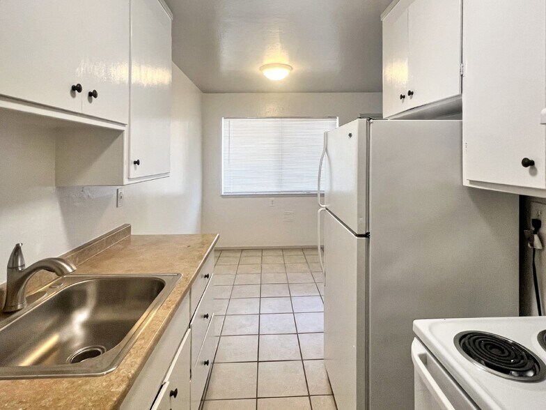 More Photos Of 2244 12th Ave, Oakland Apartments For Sale