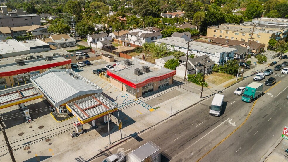 More Photos Of 5961 Laurel Canyon Blvd, Valley Village Storefront For Lease