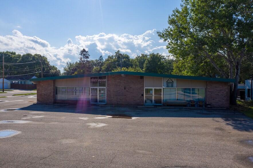 More Photos Of 4801 N Welcome Ave, Minneapolis Freestanding For Sale