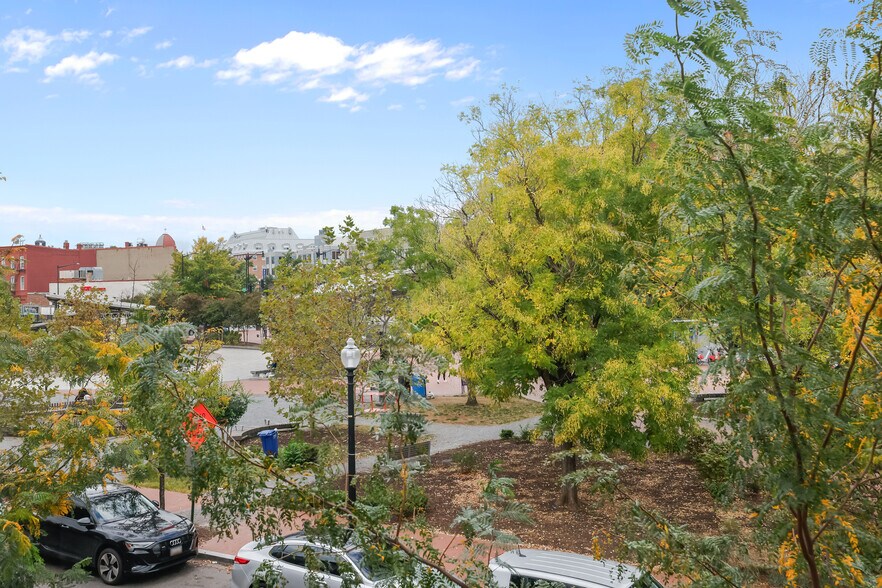 More Photos Of 721 D St SE, Washington Storefront Retail Office For Lease