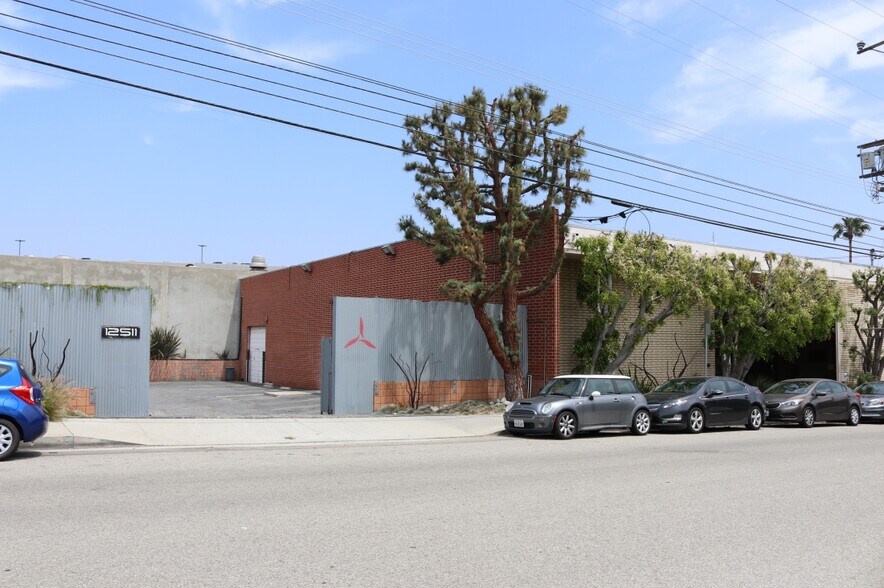 More Photos Of 12509-12511 Beatrice St, Los Angeles Flex For Lease