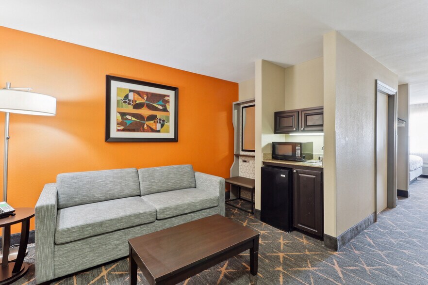 More Photos Of 372 Voters Rd, Slidell Hotel For Sale