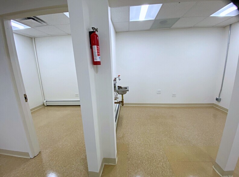 More Photos Of 281 Cambridge St, Burlington Medical For Lease