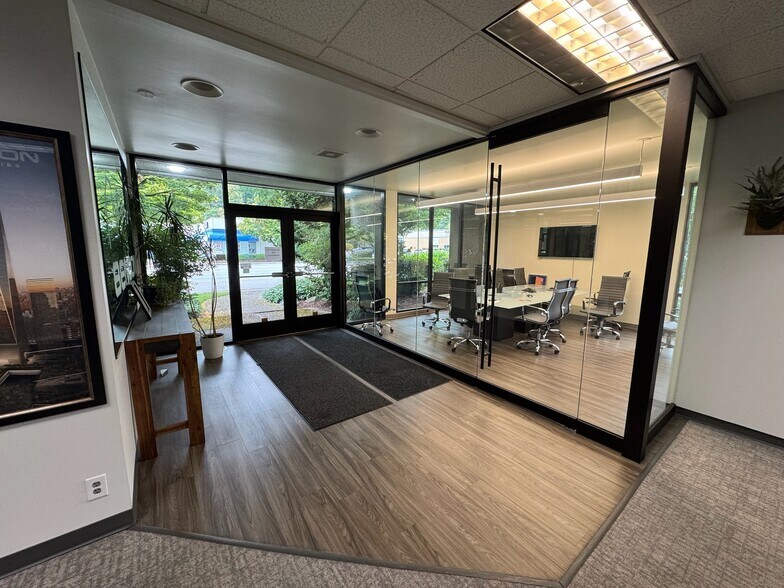 More Photos Of 4456-4466 NW Yeon Ave, Portland Unknown For Lease