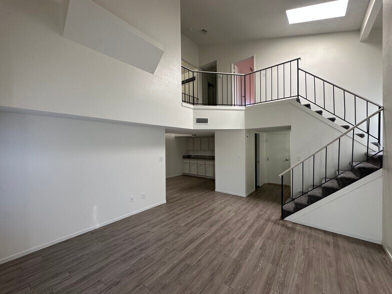 More Photos Of 2408 Gosford Rd, Bakersfield Apartments For Sale
