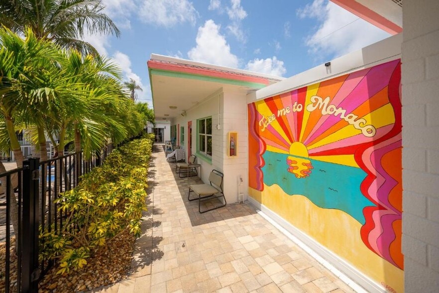 More Photos Of 648 Poinsettia Ave, Clearwater Beach Hotel For Sale