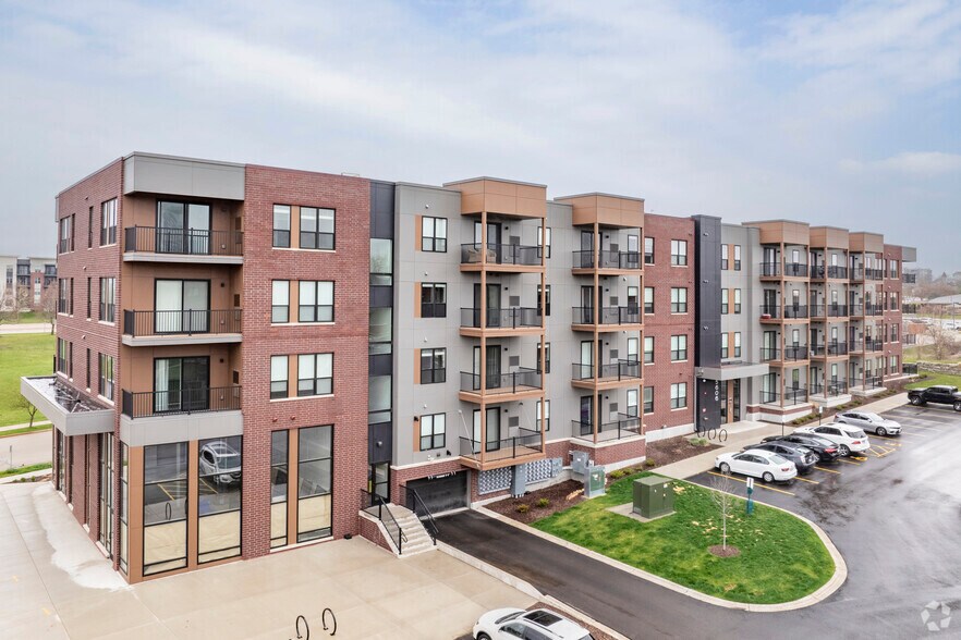 More Photos Of 5601 Fraser Cir, Madison Apartments For Lease