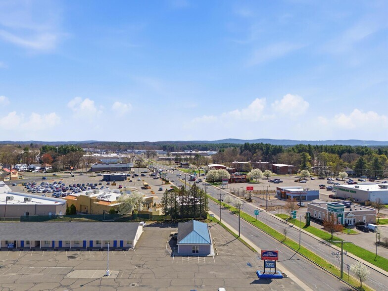 More Photos Of 1356 Boston Rd, Springfield Fast Food For Sale