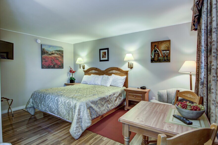 More Photos Of 10765 Hwy Q, Chippewa Falls Hotel For Sale