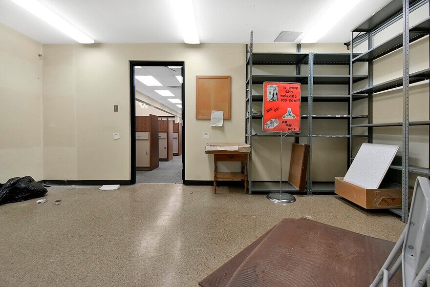 More Photos Of 245 N Seltzer St, Crestline Bank For Sale