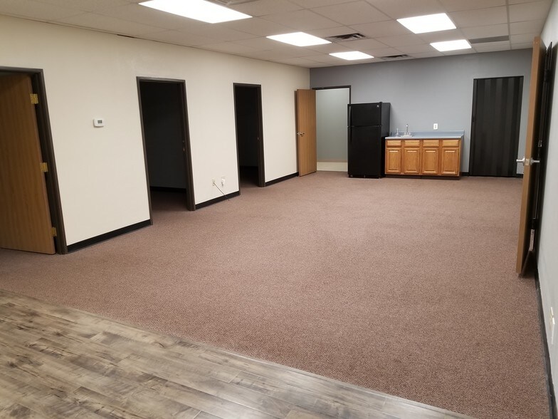 More Photos Of 11027 S Pikes Peak Dr, Parker Office For Lease