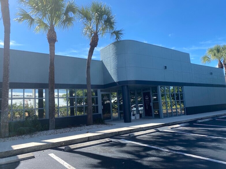 More Photos Of 7351 W Oakland Park Blvd, Fort Lauderdale Office For Sale