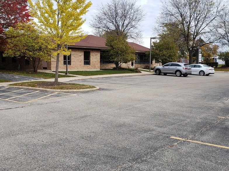 More Photos Of 3424-3426 N Old Arlington Heights Rd, Arlington Heights Unknown For Lease