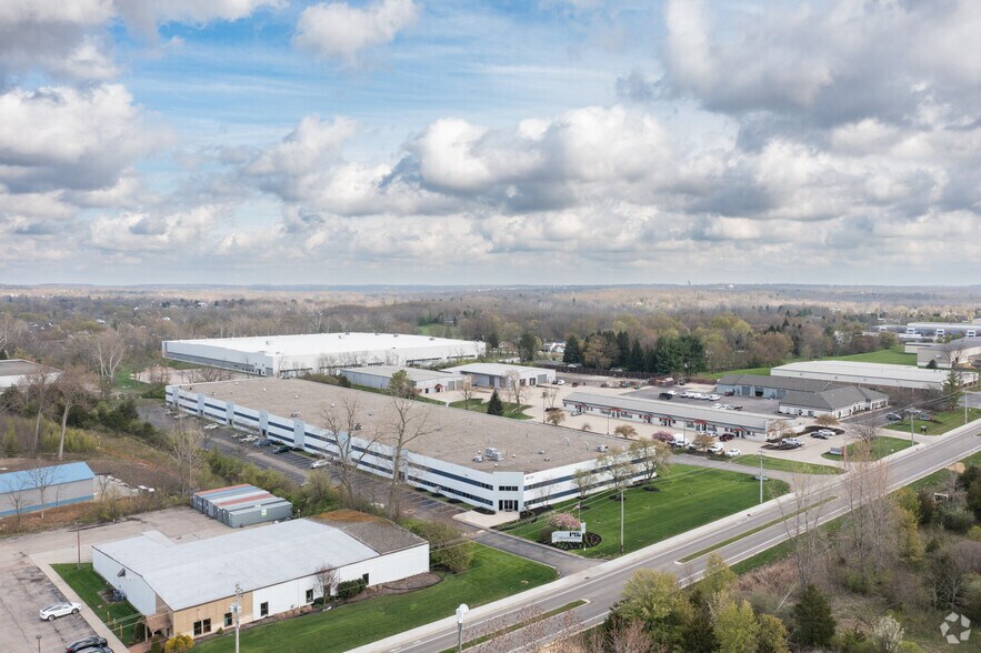 More Photos Of 185-215 S Pioneer Blvd, Springboro Warehouse For Lease