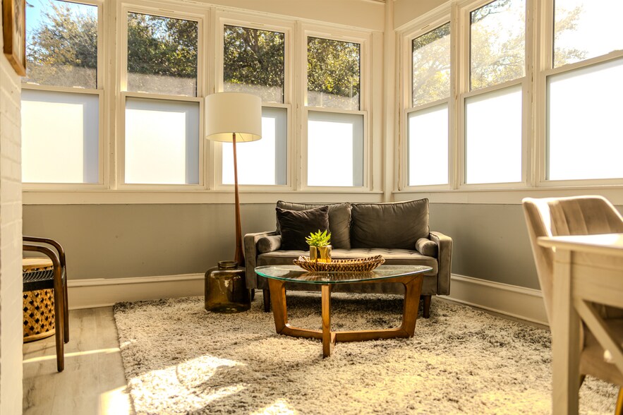 More Photos Of 3100 Swiss Ave, Dallas Medical For Sale