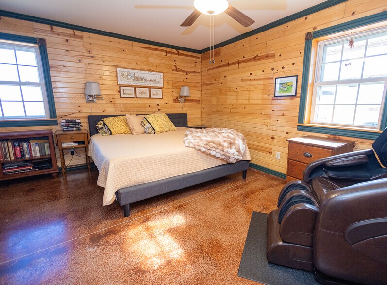 More Photos Of 6209 Cassidy Rd, Mineral Point Light Manufacturing For Sale