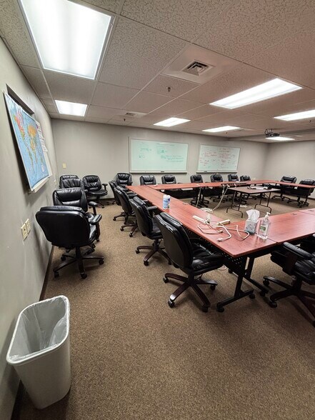 More Photos Of 456 Fulton St, Peoria Office For Sale