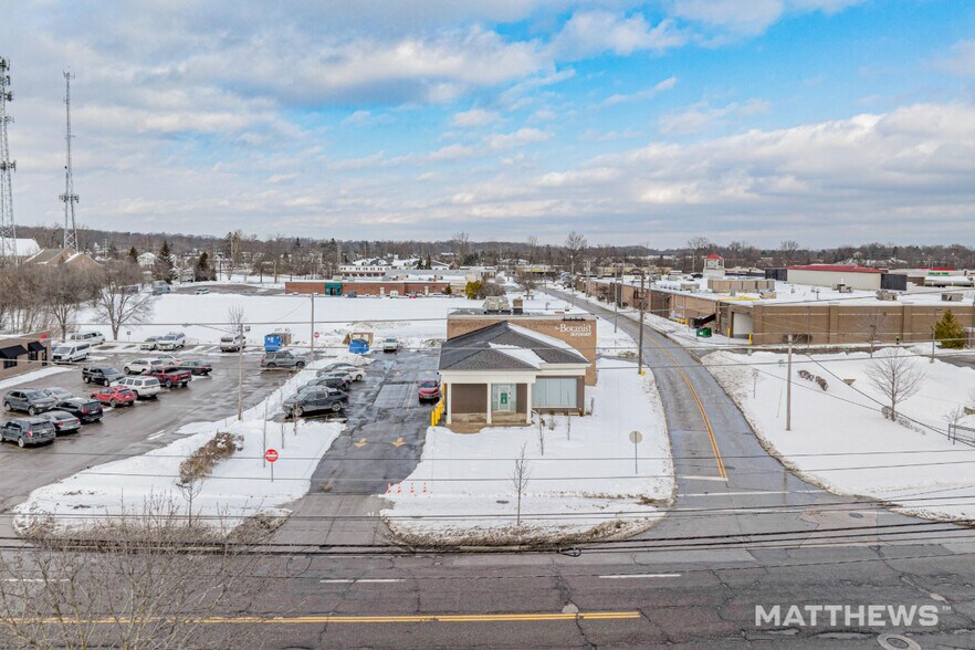 More Photos Of 33113 Aurora Rd, Solon Freestanding For Sale