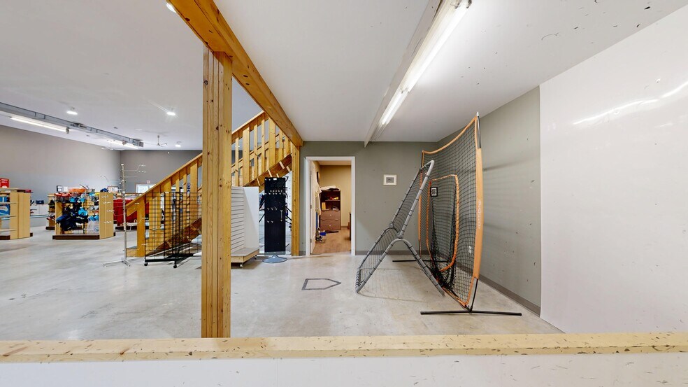 More Photos Of 4902 51 Av, Stettler Freestanding For Lease