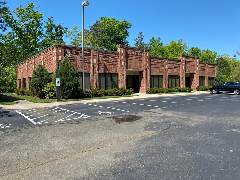 More Photos Of 801 Cascade Pointe Ln, Cary Office For Lease