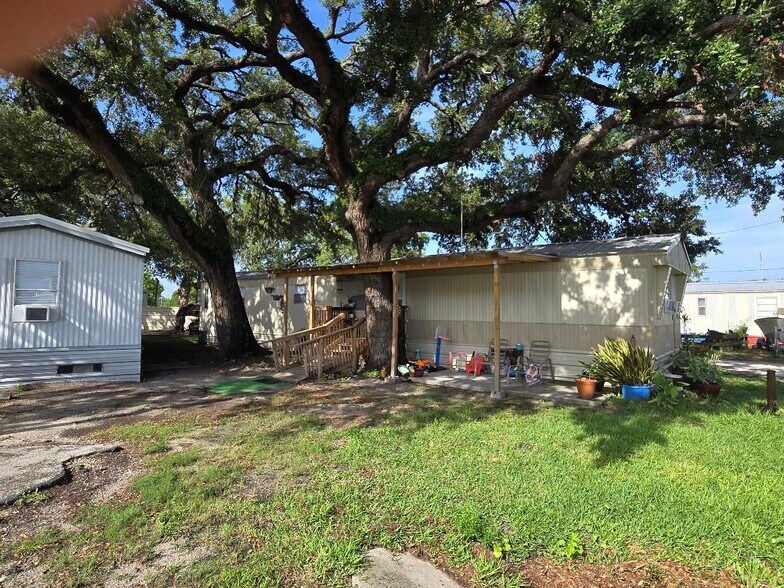 More Photos Of 6201 Ohio Avenue, Gibsonton Manufactured Housing Mobile Home Park For Sale