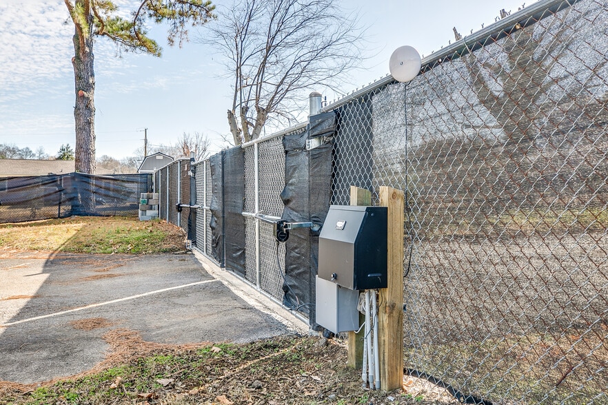 More Photos Of 500 1st Ave, Mount Pleasant Manufacturing For Lease