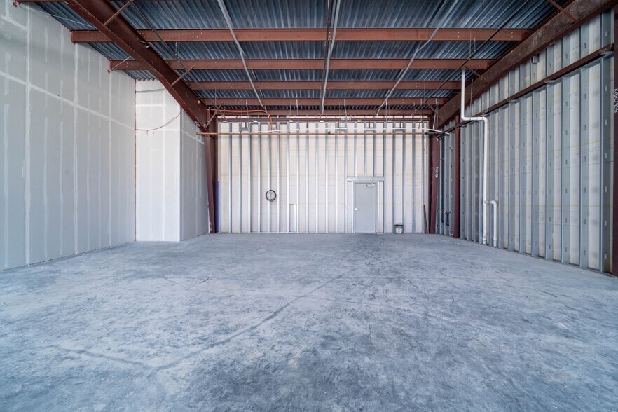 More Photos Of 501 S Friendswood Dr, Friendswood Storefront Retail Office For Lease