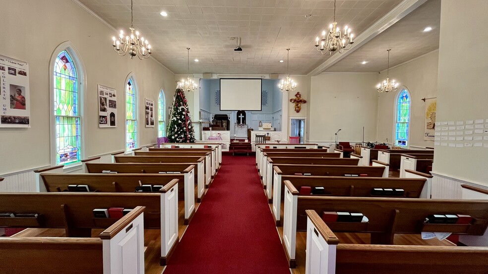 More Photos Of 302 S Commerce St, Aulander Religious Facility For Sale