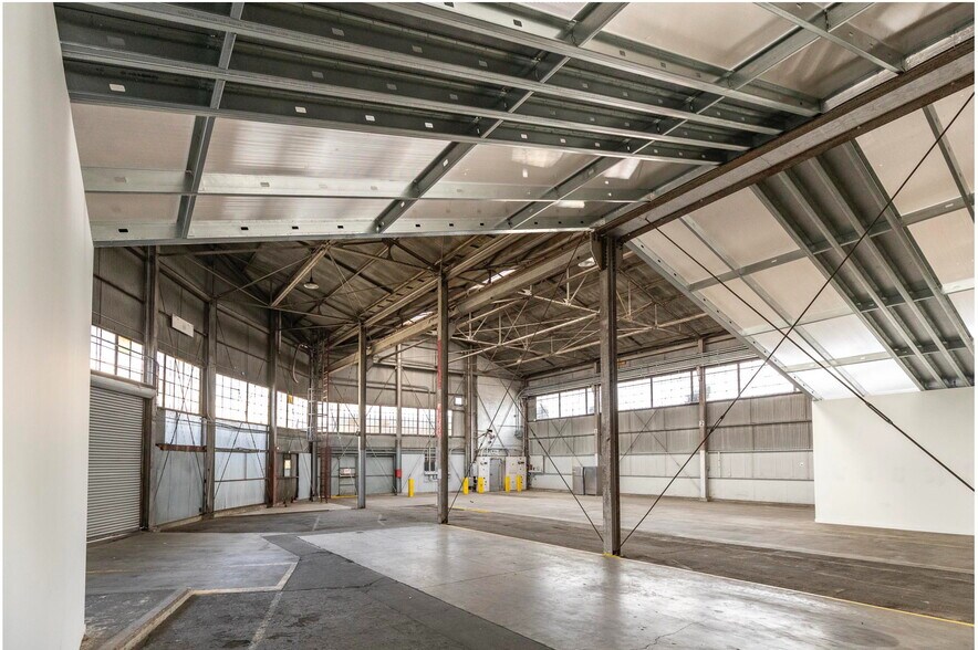 More Photos Of 249-251 S Mission Rd, Los Angeles Warehouse For Lease