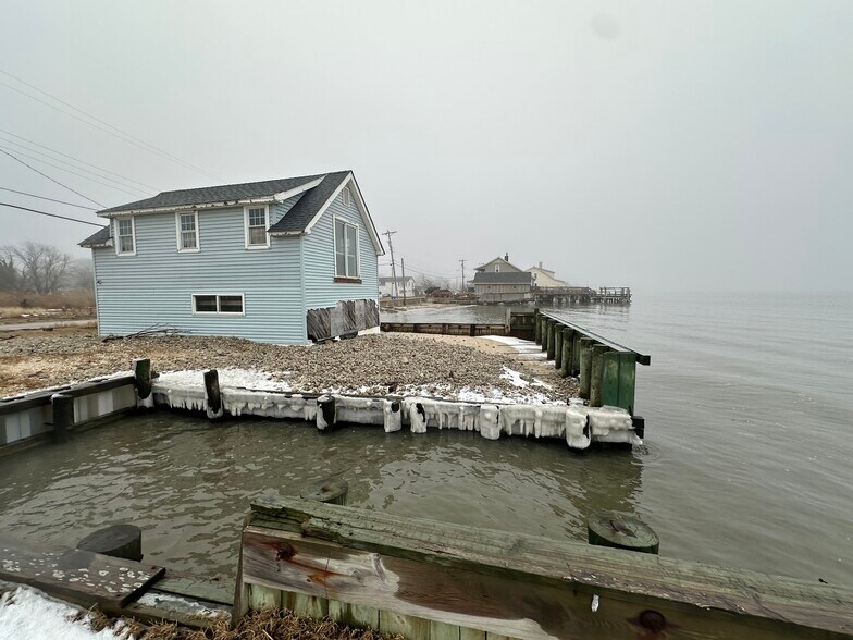 More Photos Of 102 Delaware Ave, Fortescue Restaurant For Sale