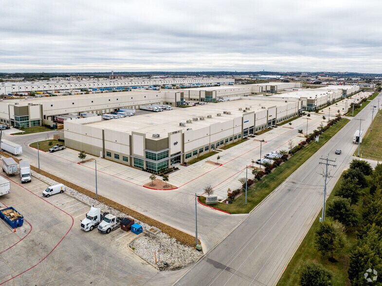 More Photos Of 17750 Lookout Rd, Schertz Unknown For Lease