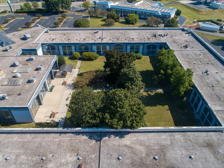 More Photos Of 1944 Cedar Creek Rd, Fayetteville Apartments For Lease