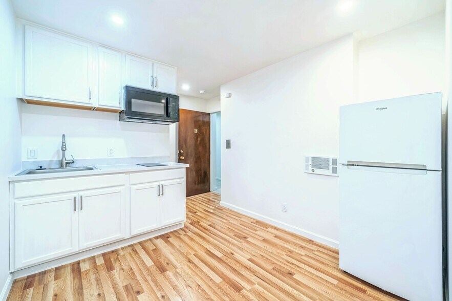 More Photos Of 823 Webster St, Oakland Storefront Retail Residential For Sale