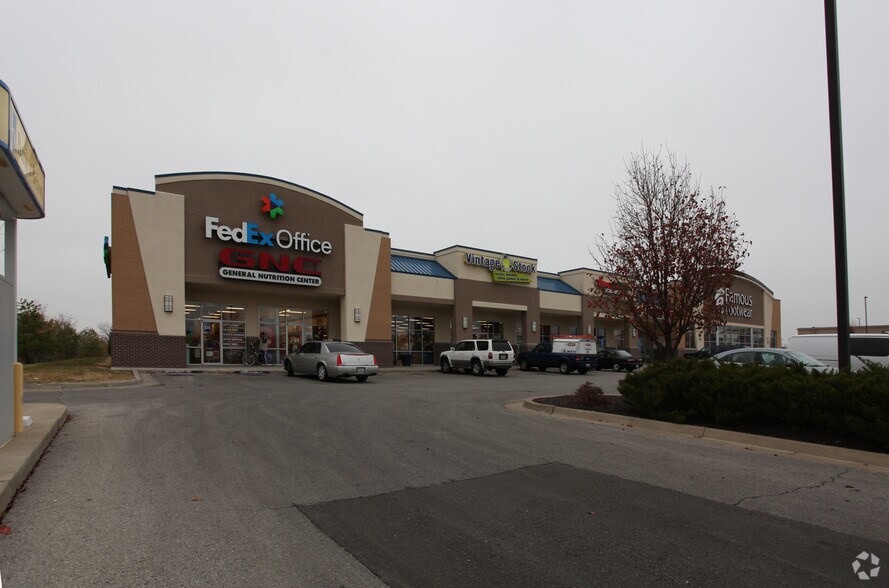 More Photos Of 900-910 E North Ave, Belton General Retail For Sale