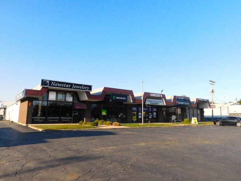 More Photos Of 2413-2419 W Jefferson St, Joliet Freestanding For Lease