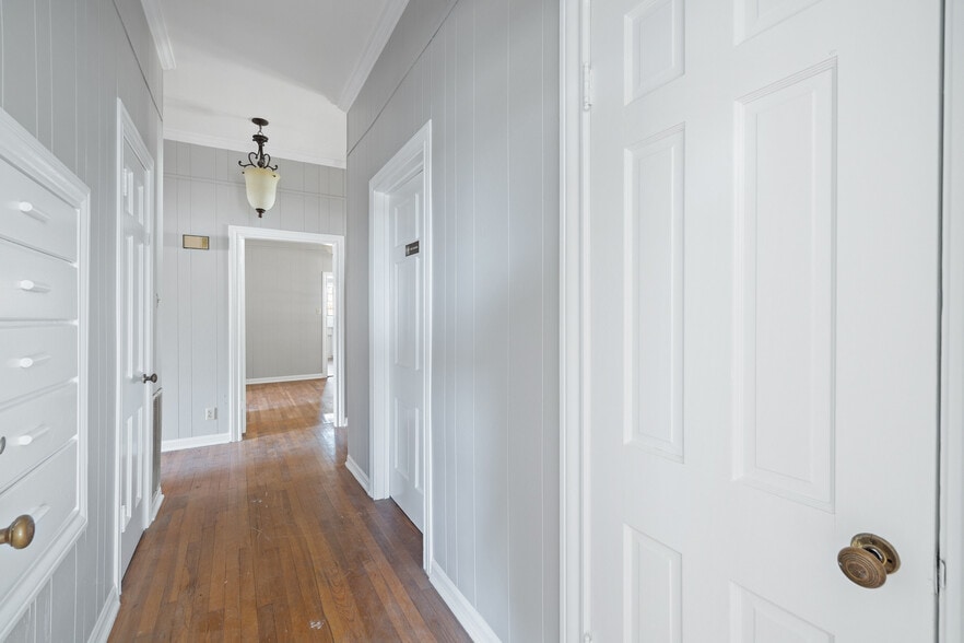 More Photos Of 620 N Main St, Taylor Storefront Retail Office For Sale