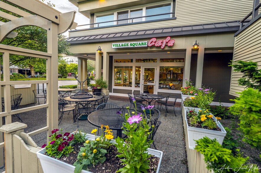 More Photos Of 16150 NE 85th St, Redmond General Retail For Sale