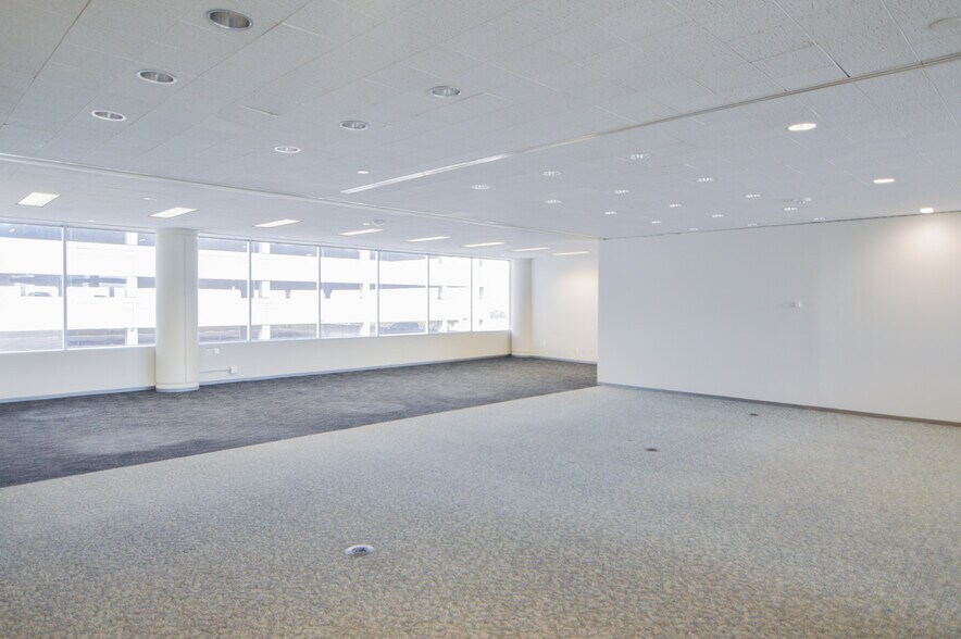 More Photos Of 40 NE Loop 410, San Antonio Office For Sale