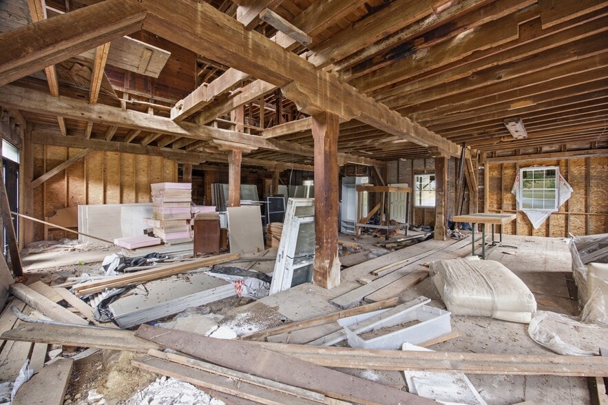 More Photos Of 32 Mill St, Port Byron Industrial For Sale