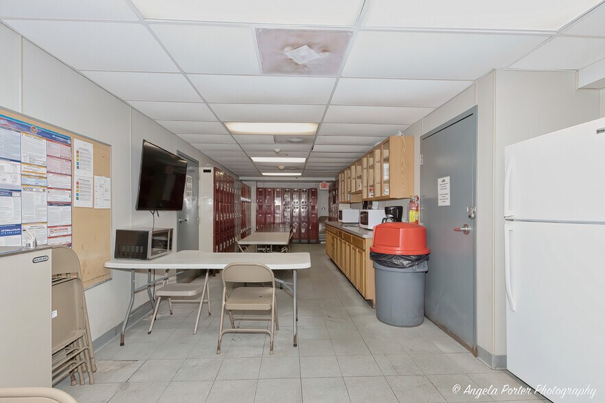 More Photos Of 947 Carney Ct, Antioch Industrial For Sale