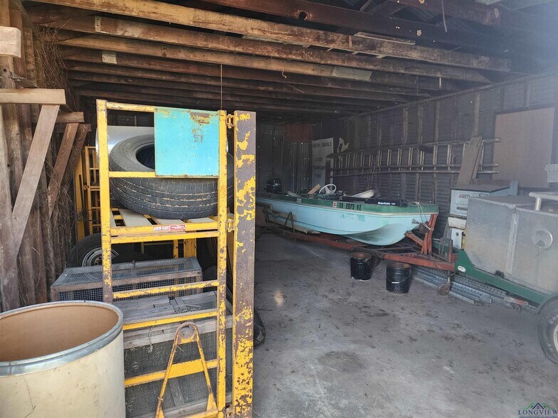 More Photos Of 10542 S Main St, New London Freestanding For Sale