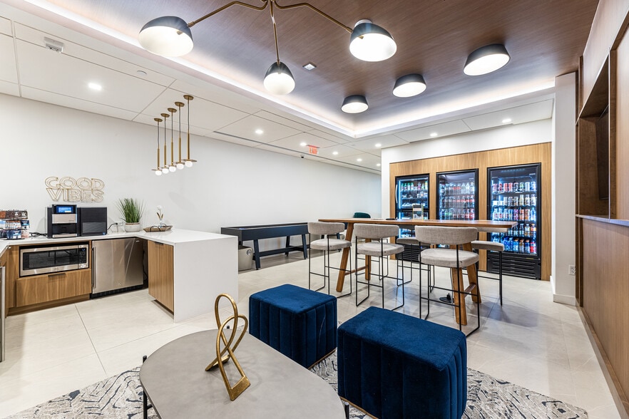 More Photos Of 1920 McKinney Ave, Dallas Office For Lease
